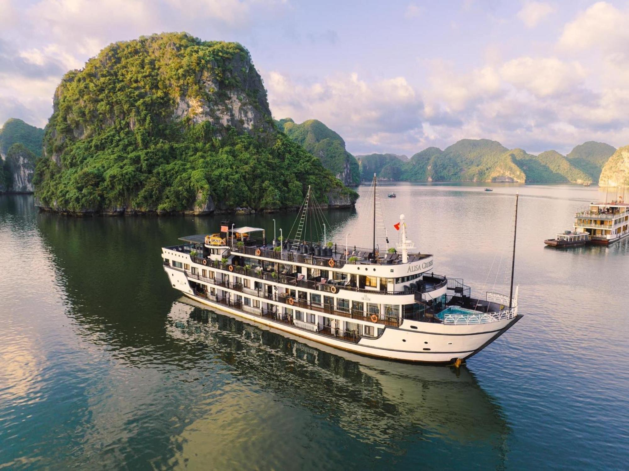 Alisa Premier Cruise Hotel Ha Long Exterior photo