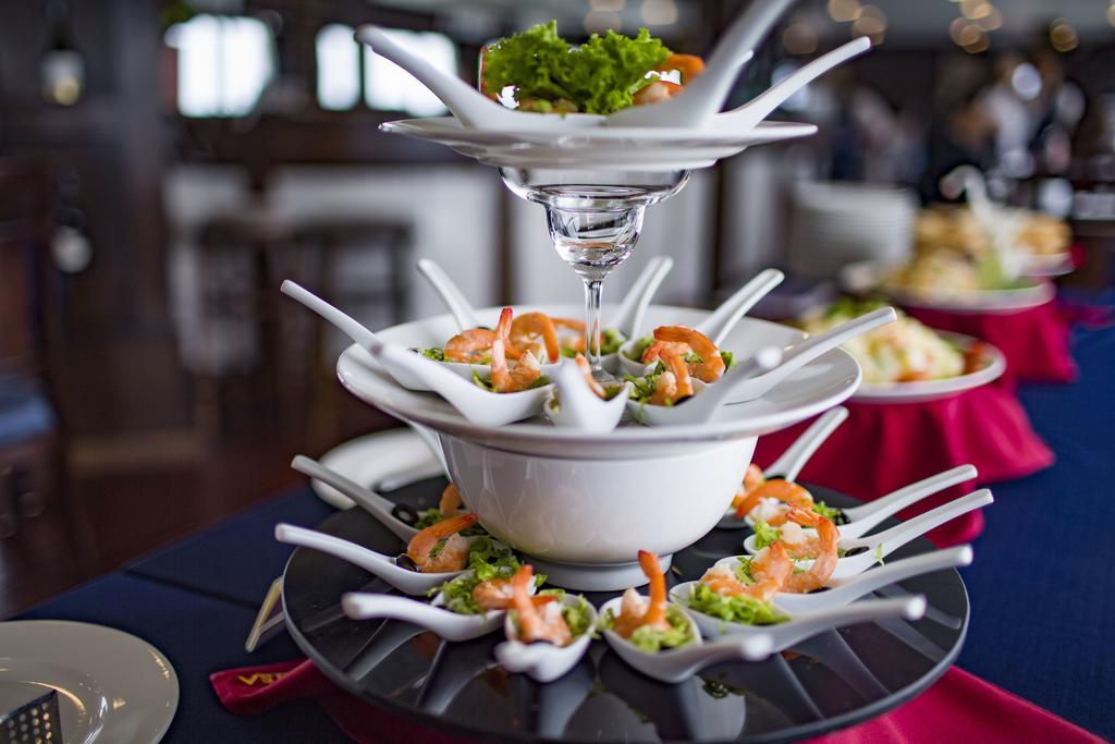 Alisa Premier Cruise Hotel Ha Long Exterior photo