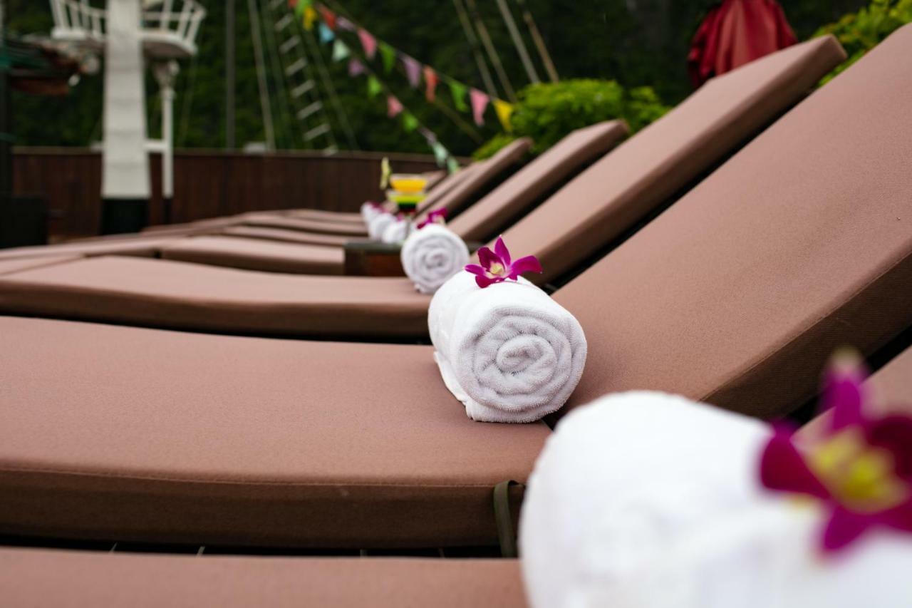 Alisa Premier Cruise Hotel Ha Long Exterior photo