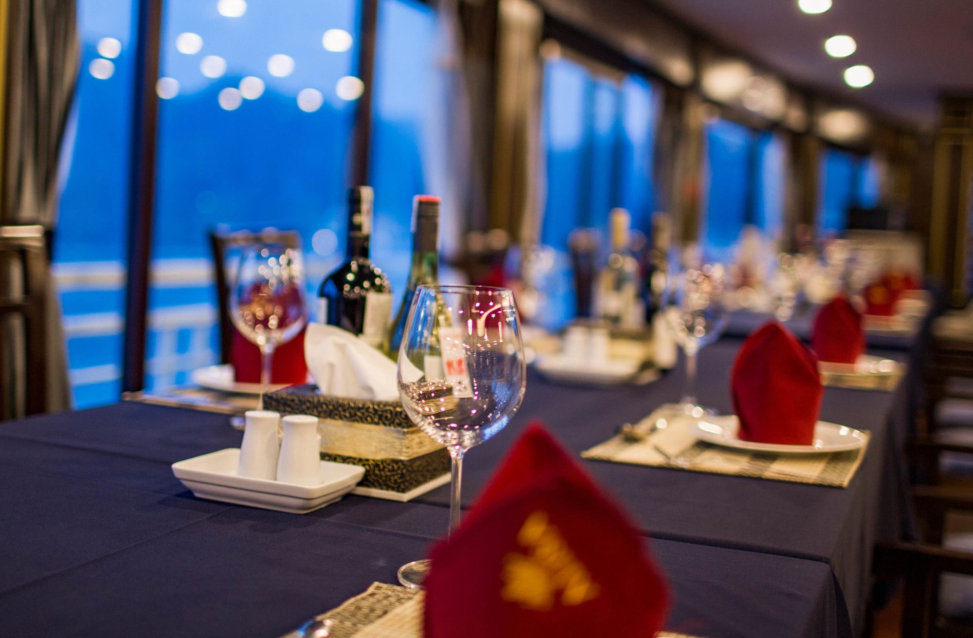 Alisa Premier Cruise Hotel Ha Long Exterior photo