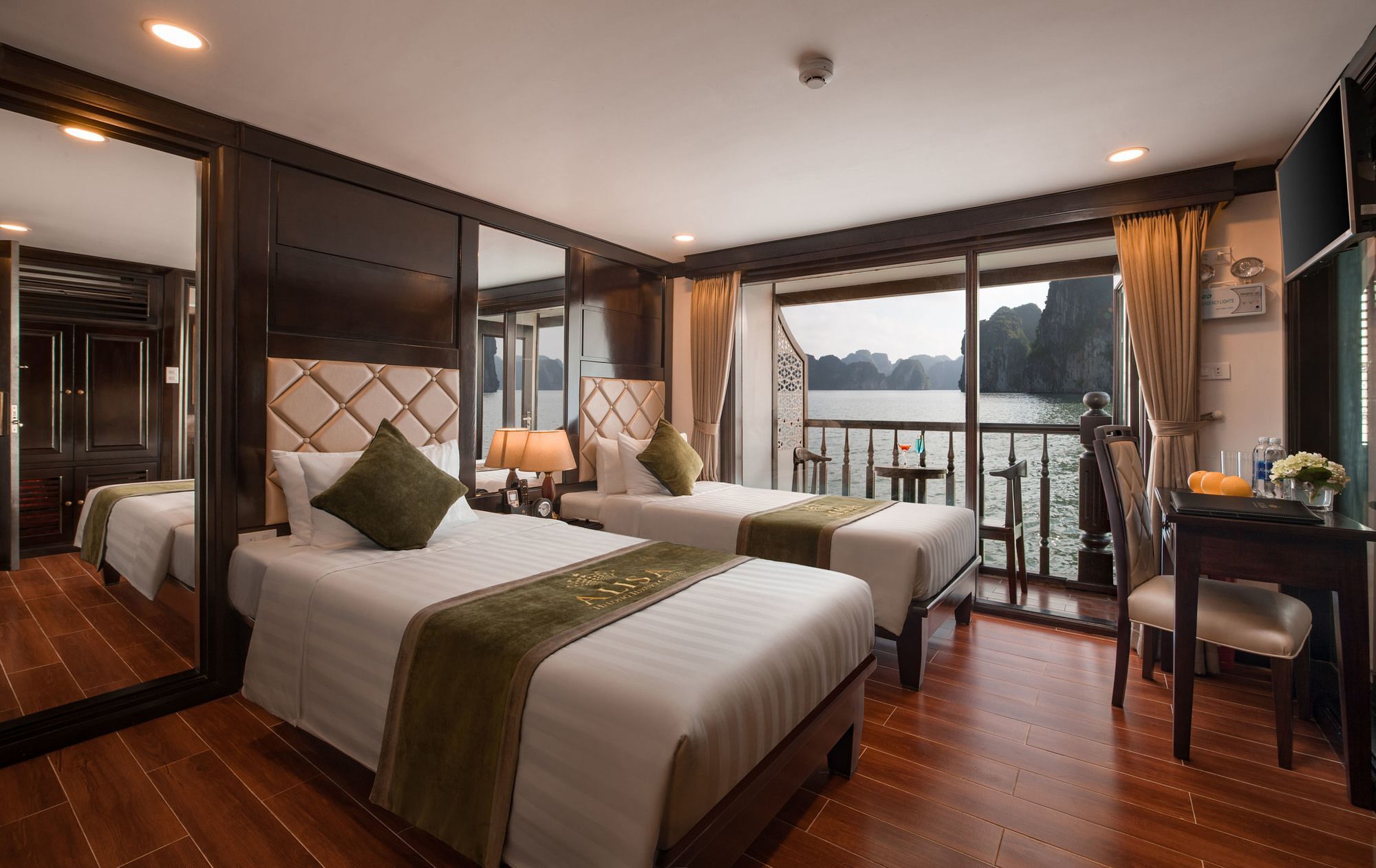 Alisa Premier Cruise Hotel Ha Long Exterior photo