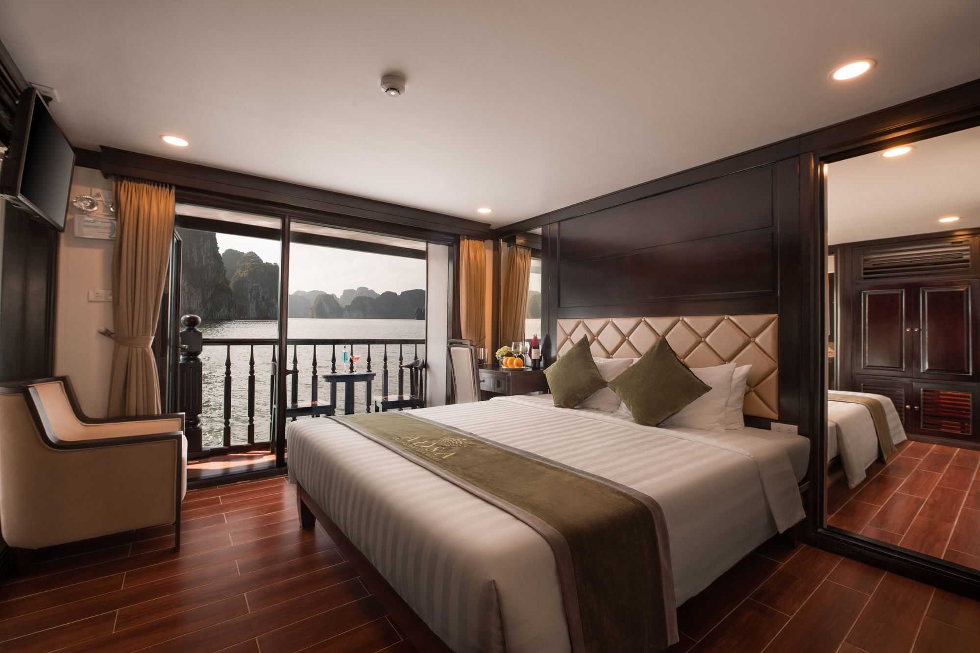 Alisa Premier Cruise Hotel Ha Long Exterior photo