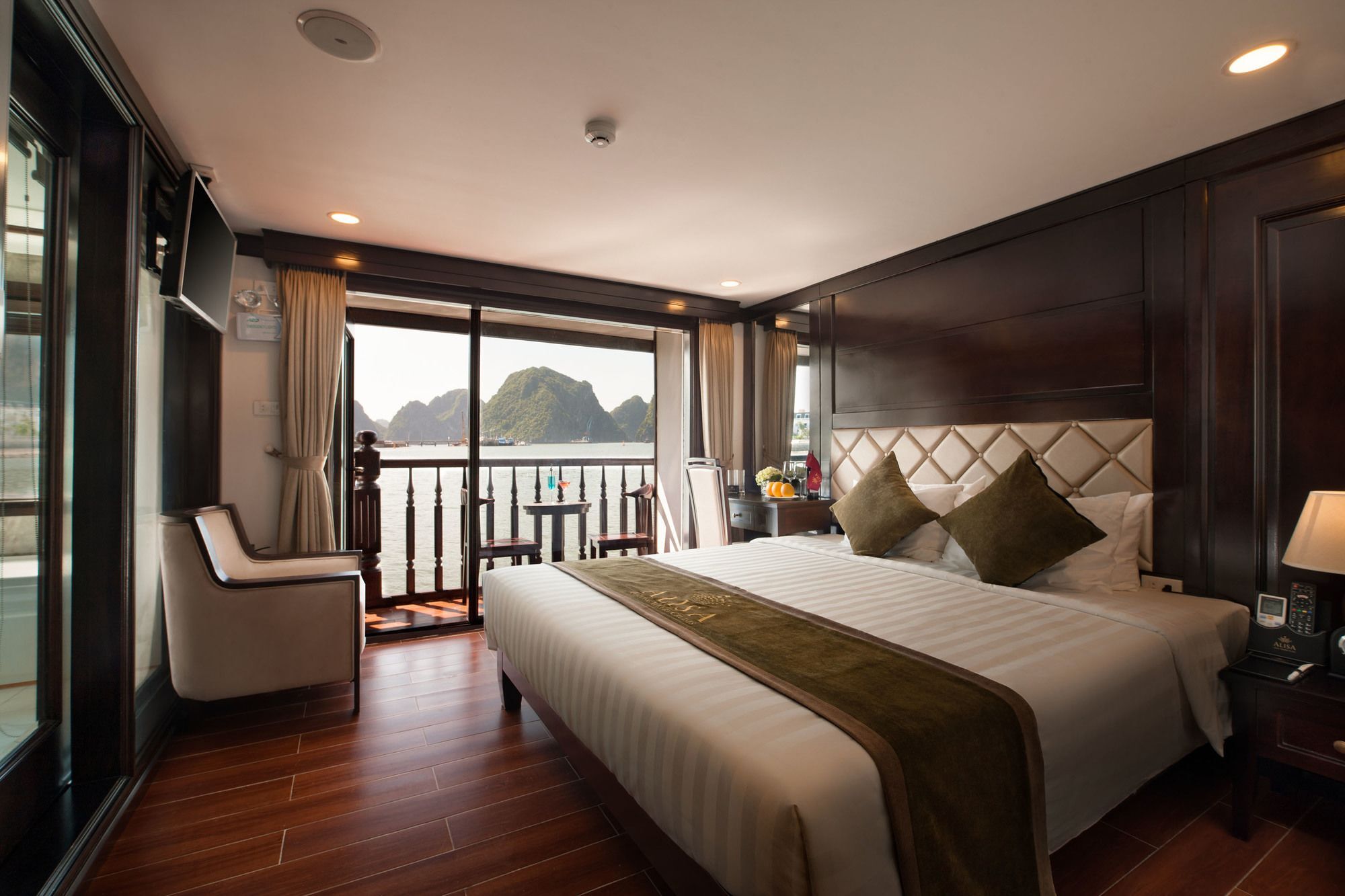 Alisa Premier Cruise Hotel Ha Long Exterior photo